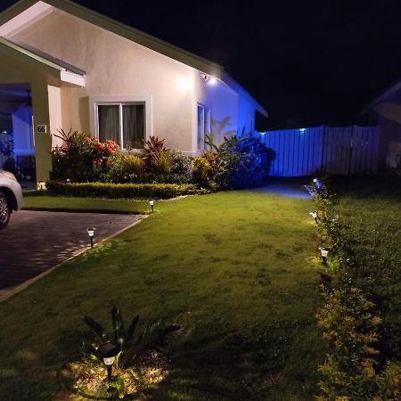 Natty'S Cozy Beach House In Hanover Jamaica Lucea Eksteriør billede